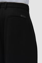 Laden Sie das Bild in den Galerie-Viewer, Arte Antwerp - Wool Pleated Pants - Black Hosen Arte Antwerp
