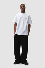 Laden Sie das Bild in den Galerie-Viewer, Arte Antwerp - Cor T-Shirt - White
