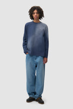 Laden Sie das Bild in den Galerie-Viewer, Arte Antwerp - Stencil Sunfade Longsleeve, Navy Longsleeves Arte Antwerp
