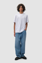 Laden Sie das Bild in den Galerie-Viewer, Arte Antwerp - Emblem T-shirt - white
