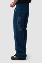 Laden Sie das Bild in den Galerie-Viewer, Arte Antwerp - Uniform Denim Pants - Navy
