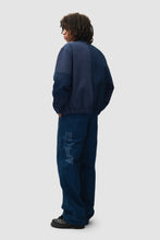 Laden Sie das Bild in den Galerie-Viewer, Arte Antwerp - Uniform Denim Pants - Navy
