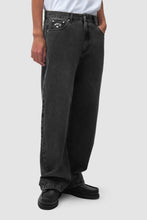 Laden Sie das Bild in den Galerie-Viewer, Arte Antwerp - Cor Uniform Denim Pants - Black
