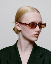 Laden Sie das Bild in den Galerie-Viewer, A. Kjærbede - Macy Sunglasses - Havana Accessoires A. Kjærbede
