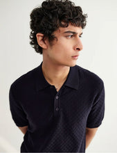 Laden Sie das Bild in den Galerie-Viewer, Wax London - Naples Knitted Polo - Navy Retro Diamond Hemden Wax London
