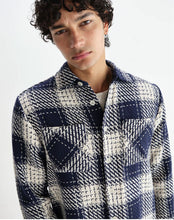 Laden Sie das Bild in den Galerie-Viewer, Wax London - Whiting Overshirt - Navy Marine Beatnik Hemden Wax London
