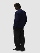 Laden Sie das Bild in den Galerie-Viewer, Arte Antwerp - Sunfade Crewneck - Navy/Black Pullover Arte Antwerp
