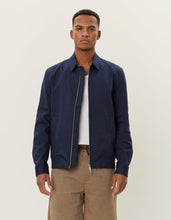 Laden Sie das Bild in den Galerie-Viewer, Les Deux - Como Cotton Coach Jacket - Dark Navy Jacken Les Deux
