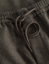 Laden Sie das Bild in den Galerie-Viewer, Les Deux - Como Tapered Wool Pants - Bungee Cord Melange Hosen Les Deux
