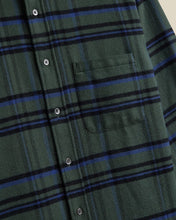 Laden Sie das Bild in den Galerie-Viewer, Portuguese Flannel - Green Box - Green Hemden Portuguese Flannel

