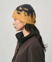 Laden Sie das Bild in den Galerie-Viewer, Gramicci - Mohair Splatter Beanie - SAFRON SPLATTER Accessoires Gramicci
