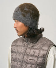 Laden Sie das Bild in den Galerie-Viewer, Gramicci - Mohair Splatter Beanie - SLATE SPLATTER
