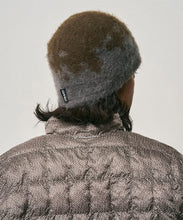 Laden Sie das Bild in den Galerie-Viewer, Gramicci - Mohair Splatter Beanie - SLATE SPLATTER
