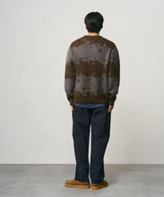 Laden Sie das Bild in den Galerie-Viewer, Gramicci - Mohair Splatter Sweater - SLATE SPLATTER
