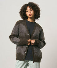 Laden Sie das Bild in den Galerie-Viewer, Gramicci - Mohair Splatter Cardigan - SLATE SPLATTER
