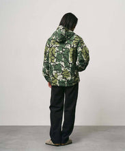 Laden Sie das Bild in den Galerie-Viewer, Gramicci - Corduroy Gramicci Pant - BLACK
