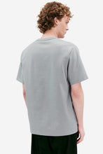 Laden Sie das Bild in den Galerie-Viewer, Elvine - T-Shirt Hadar - Barely Blue T-Shirts Elvine
