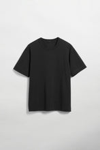 Laden Sie das Bild in den Galerie-Viewer, Elvine - T-Shirt Hadar - Black T-Shirts Elvine

