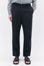 Laden Sie das Bild in den Galerie-Viewer, Elvine - Johanson Lyocell Linen - Dark Navy Hosen Elvine
