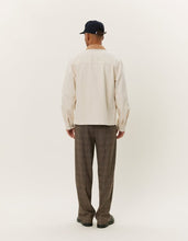 Laden Sie das Bild in den Galerie-Viewer, Les Deux - Layton Denim Overshirt 2.0 - Ivory Sweatshirts Les Deux
