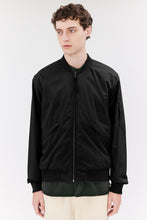 Laden Sie das Bild in den Galerie-Viewer, Elvine - Leondre Bomber Jacket - Black Jacken Elvine
