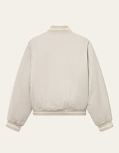 Laden Sie das Bild in den Galerie-Viewer, Les Deux - Tech Varsity Jacket - Light Sand Jacken Les Deux
