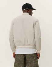 Laden Sie das Bild in den Galerie-Viewer, Les Deux - Tech Varsity Jacket - Light Sand Jacken Les Deux
