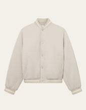 Laden Sie das Bild in den Galerie-Viewer, Les Deux - Tech Varsity Jacket - Light Sand Jacken Les Deux
