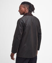 Laden Sie das Bild in den Galerie-Viewer, Barbour - Wachsjacke Classic Beaufort - Olive Jacken Barbour
