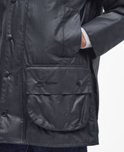 Laden Sie das Bild in den Galerie-Viewer, Barbour - Wachsjacke Beaufort - Black Jacken Barbour
