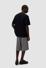 Laden Sie das Bild in den Galerie-Viewer, Arte Antwerp - Plaid Short - Cream/Navy Hosen Arte Antwerp
