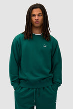 Laden Sie das Bild in den Galerie-Viewer, Arte Antwerp - Heart Crewneck - Green Pullover Arte Antwerp
