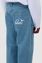 Laden Sie das Bild in den Galerie-Viewer, Arte Antwerp - Bird Denim Pants - Blue Hosen Arte Antwerp
