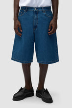 Laden Sie das Bild in den Galerie-Viewer, Arte Antwerp - Round pocket Denim Shorts Hosen Arte Antwerp
