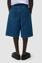 Laden Sie das Bild in den Galerie-Viewer, Arte Antwerp - Round pocket Denim Shorts Hosen Arte Antwerp
