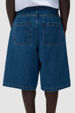 Laden Sie das Bild in den Galerie-Viewer, Arte Antwerp - Round pocket Denim Shorts Hosen Arte Antwerp
