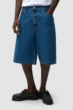Laden Sie das Bild in den Galerie-Viewer, Arte Antwerp - Round pocket Denim Shorts Hosen Arte Antwerp
