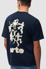Laden Sie das Bild in den Galerie-Viewer, Arte Antwerp - Blurry Back Print - navy T-Shirts Arte Antwerp
