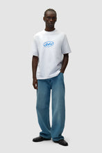 Laden Sie das Bild in den Galerie-Viewer, Arte Antwerp -Circle Logo Cut T-shirt - White T-Shirts Arte Antwerp
