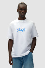 Laden Sie das Bild in den Galerie-Viewer, Arte Antwerp -Circle Logo Cut T-shirt - White T-Shirts Arte Antwerp
