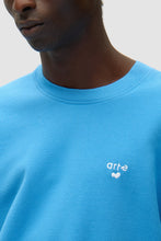 Laden Sie das Bild in den Galerie-Viewer, Arte Antwerp - Heart Crewneck Sweater - Blue Pullover Arte Antwerp
