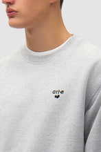 Laden Sie das Bild in den Galerie-Viewer, Arte Antwerp - Heart Crewneck Sweater - Grey Pullover Arte Antwerp

