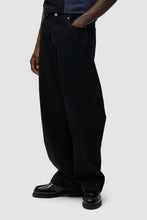 Laden Sie das Bild in den Galerie-Viewer, Arte Antwerp - Circle Logo Pocket Pants - Black Hosen Arte Antwerp
