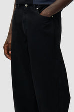 Laden Sie das Bild in den Galerie-Viewer, Arte Antwerp - Circle Logo Pocket Pants - Black Hosen Arte Antwerp
