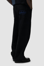 Laden Sie das Bild in den Galerie-Viewer, Arte Antwerp - Circle Logo Pocket Pants - Black Hosen Arte Antwerp

