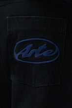 Laden Sie das Bild in den Galerie-Viewer, Arte Antwerp - Circle Logo Pocket Pants - Black Hosen Arte Antwerp
