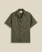 Laden Sie das Bild in den Galerie-Viewer, Portuguese Flannel - Summer Paisley - Olive Hemden Portuguese Flannel
