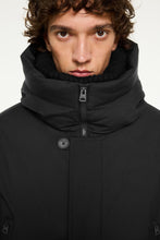 Laden Sie das Bild in den Galerie-Viewer, Elvine - Teodor - Black Jacken Elvine
