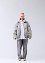 Laden Sie das Bild in den Galerie-Viewer, New Amsterdam - Reversible Safety Jacket - Silver Rand Jacken New Amsterdam
