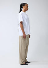 Laden Sie das Bild in den Galerie-Viewer, New Amsterdam - Love Connect Tee - White T-Shirts New Amsterdam
